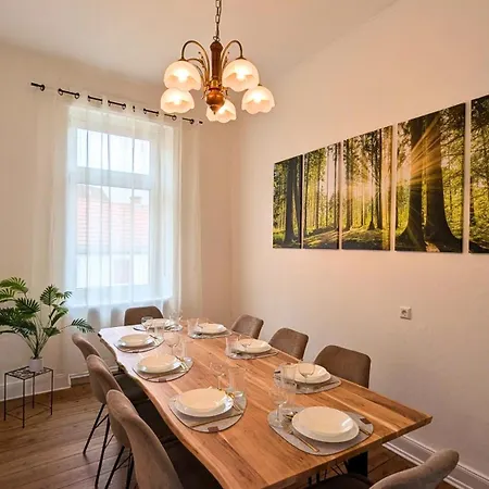 Apartment Familienfreundliche - Zentral Gelegen *
